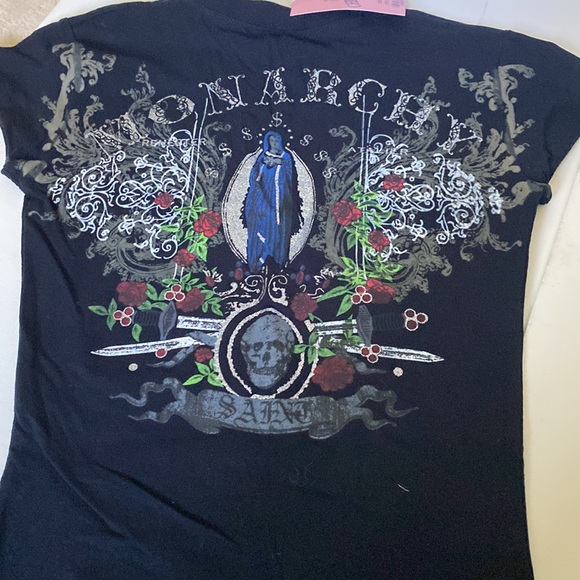 NWT Chica Bonita Black T-shirt with artsy Skull & Crossbones - Picture 4 of 4